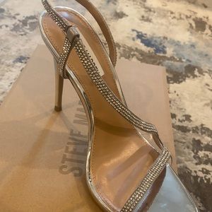Brand new never worn Steve Madden Noelle Rhinestone Silver  sandals